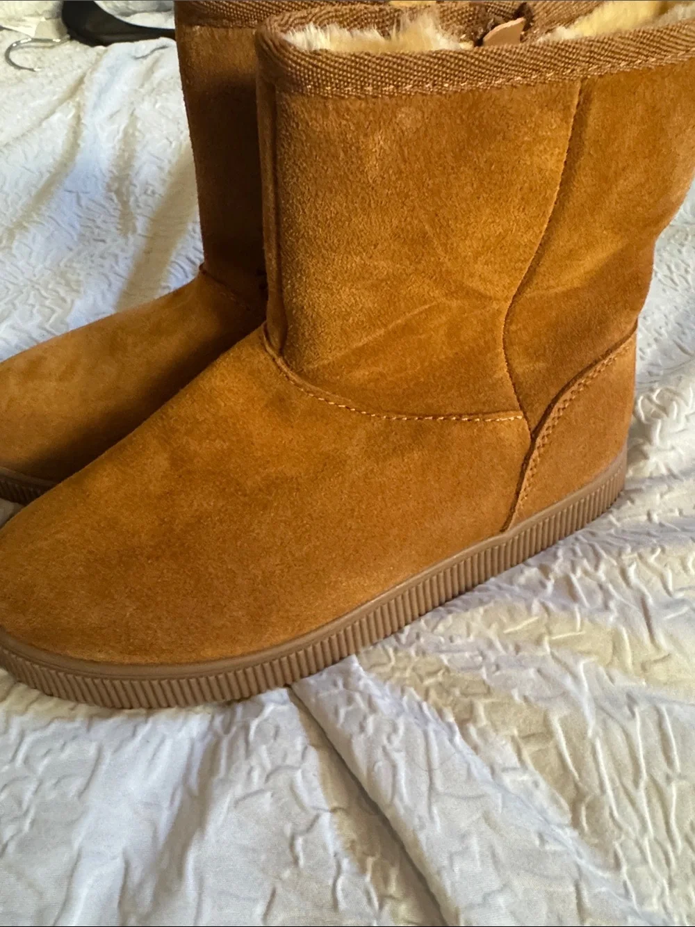 NWT Cat & Jack Kids' Suede Plush-Lined Boots - Brown size 3